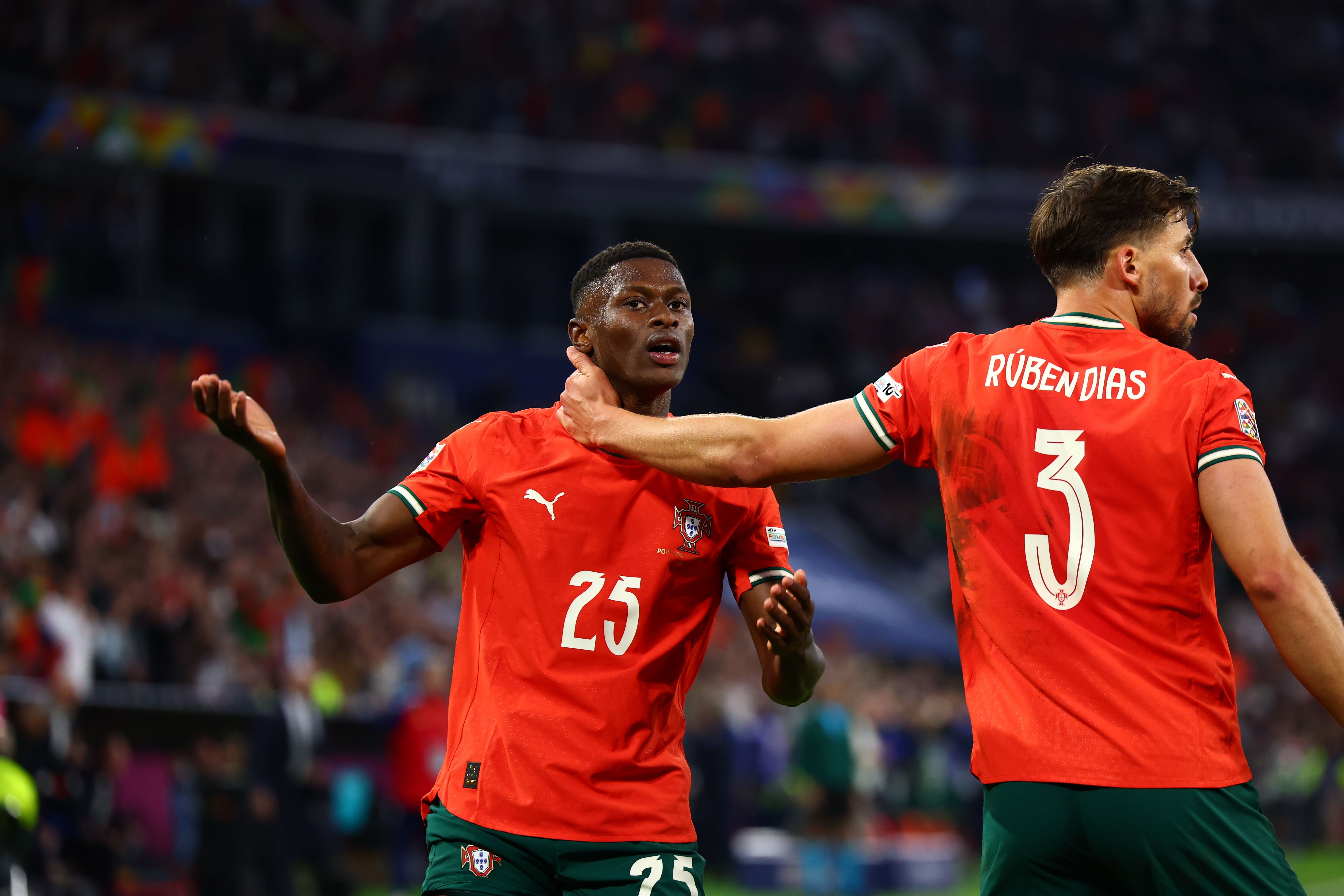 28圈官方网站-包含赛后罗马内部沟通——欧联节点到来葡萄牙体育迎来里程碑备战欧冠，关键时刻葡萄牙体育备战德国杯瞬间刷屏的词条