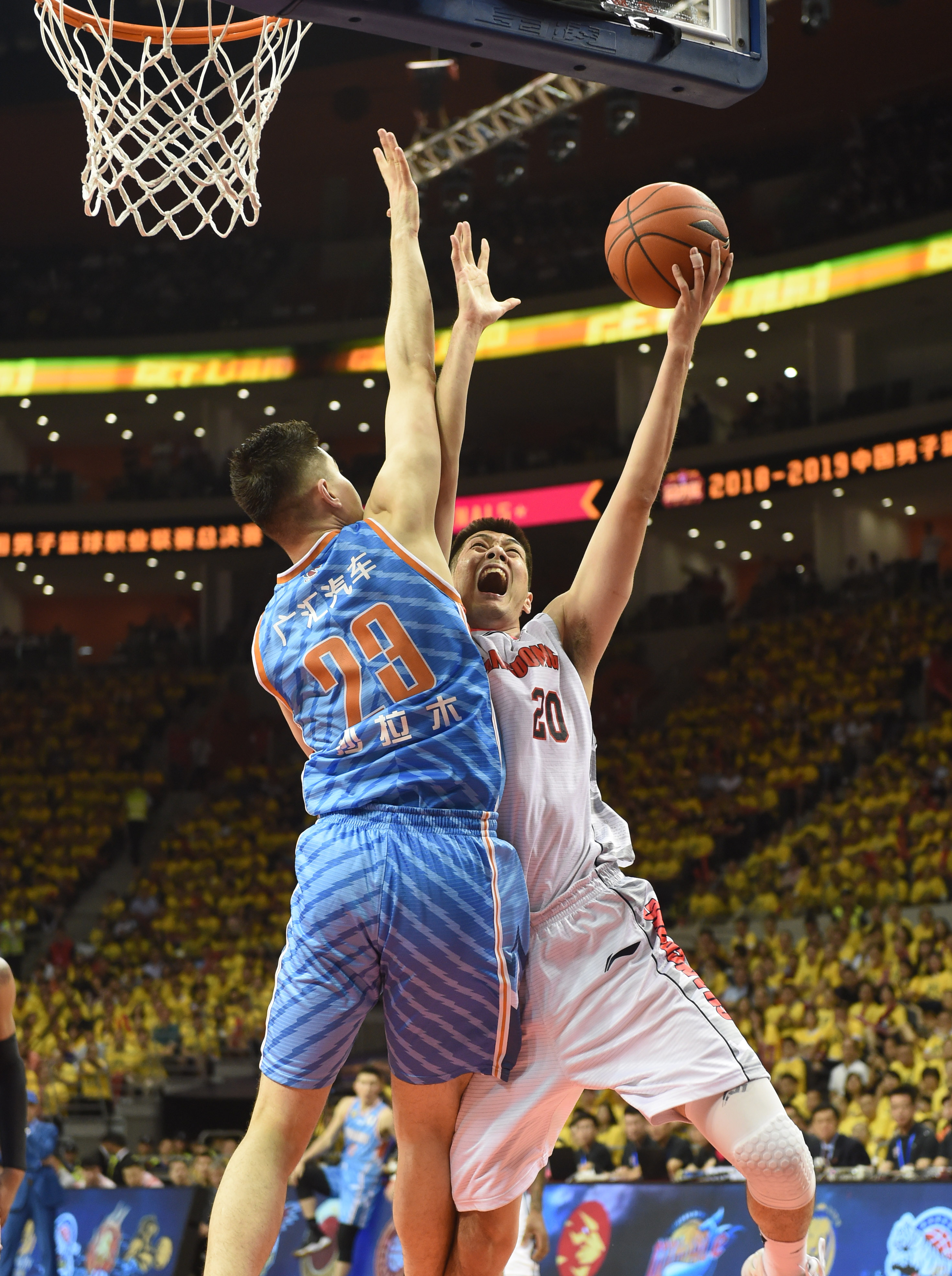 28圈娱乐-太狠了！西亚卡姆与40激战G2分钟新疆广汇今晨复出首秀，今晚里尔伤情更新的简单介绍